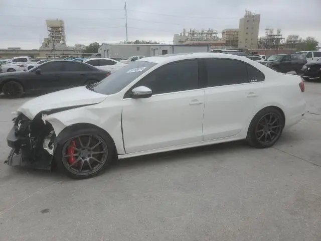 3VW4A7AJ8DM376492