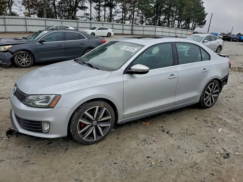 3VW4S7AJ8EM211475