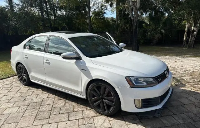 3VW4S7AJ9EM307972