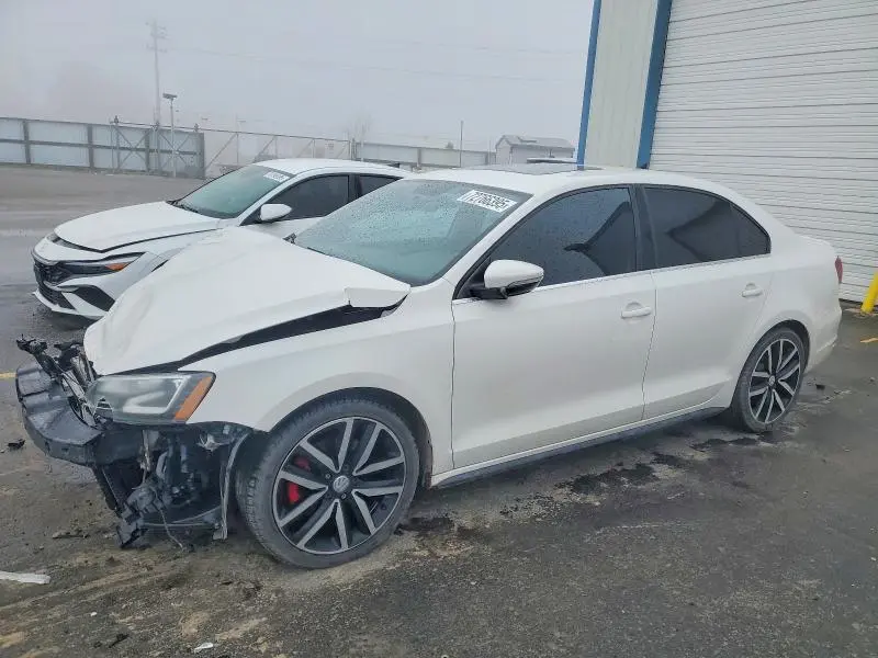 3VW4T7AJ0EM365935