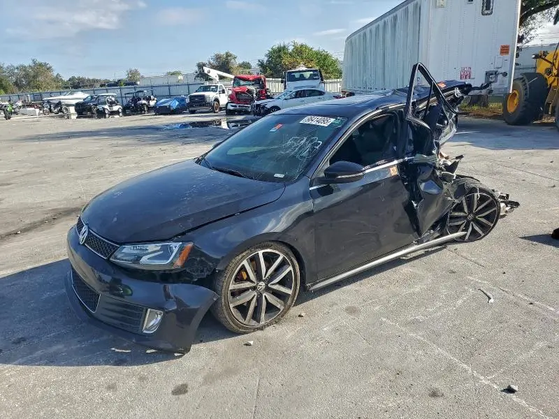 3VW4T7AJ2DM435983