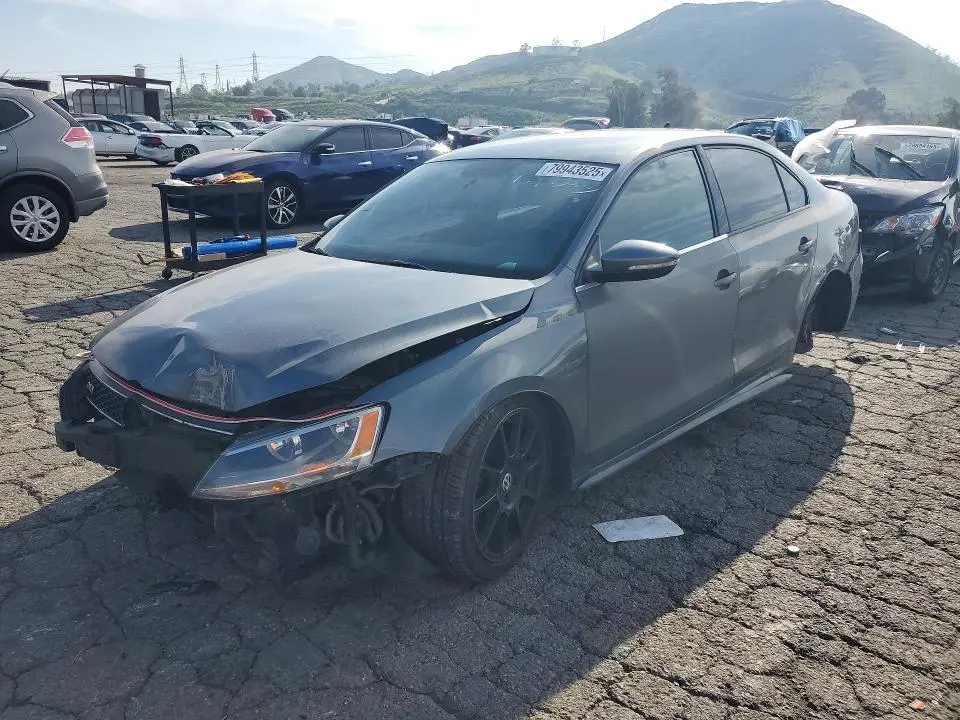 3VW4T7AJ2DM444182