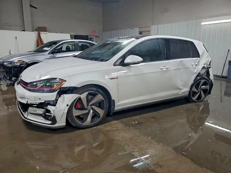 3VW547AU4JM261891