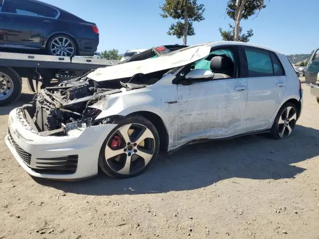 3VW547AU8HM048100