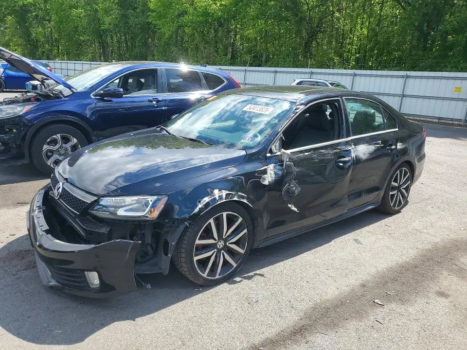 3VW5A7AJ8DM268037