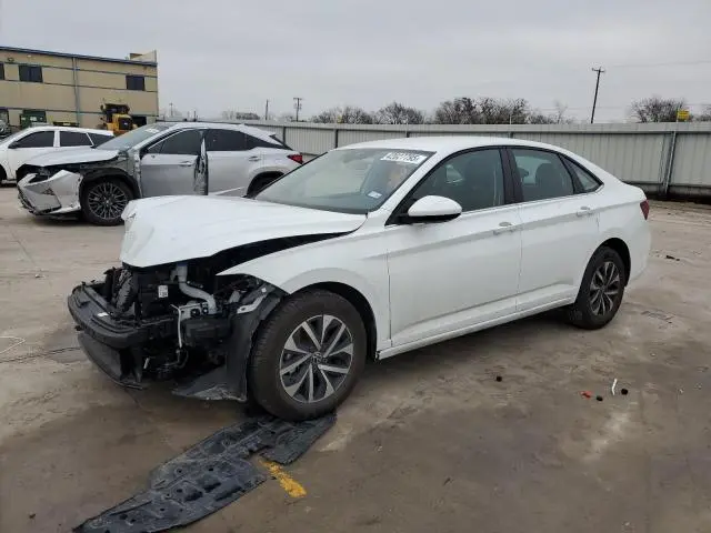 3VW5M7BU0RM102747