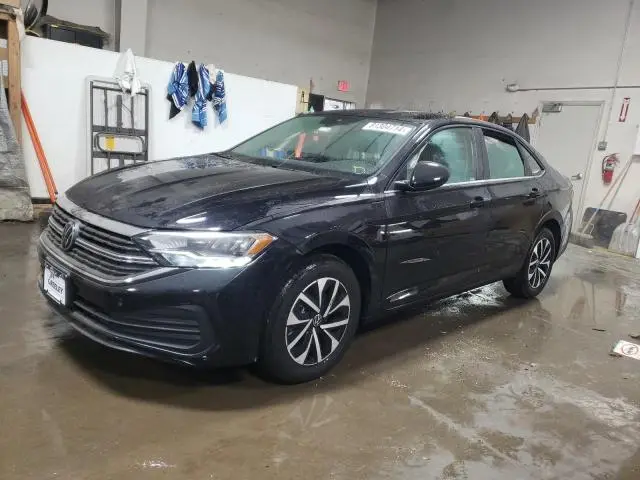 3VW5M7BU2RM075082