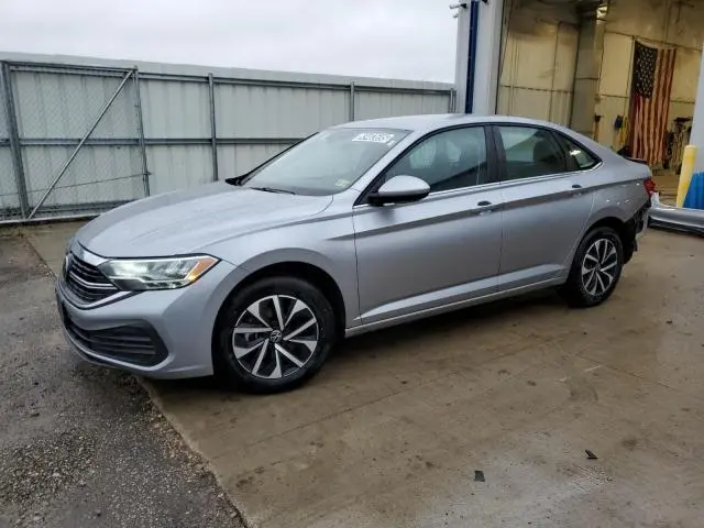 3VW5M7BU2RM090004