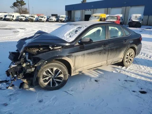 3VW5M7BU3RM100040