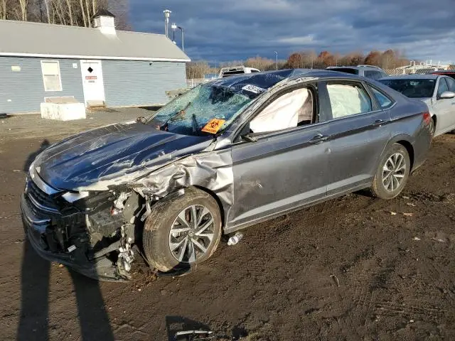 3VW5M7BU3RM102743