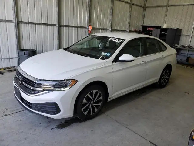 3VW5M7BU8RM047092