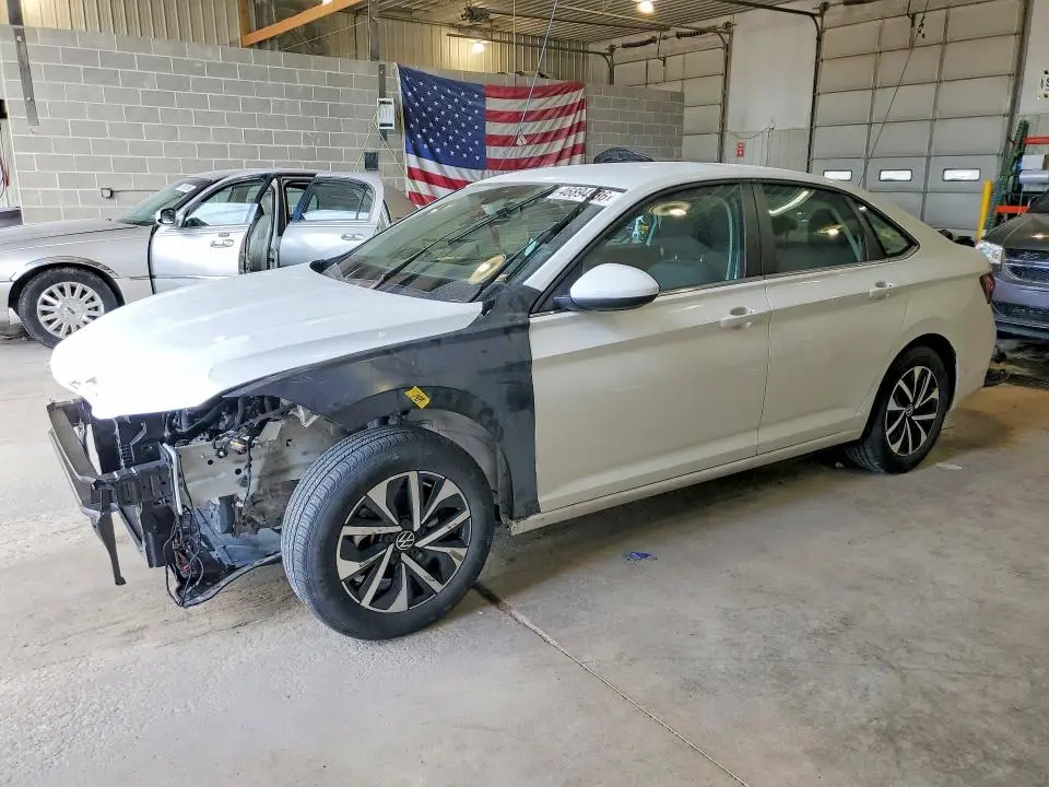 3VW5M7BU9RM080196