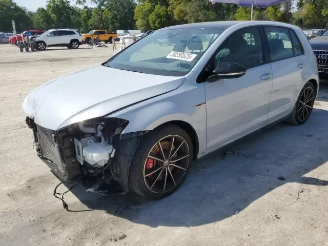 3VW5T7AU4MM009582
