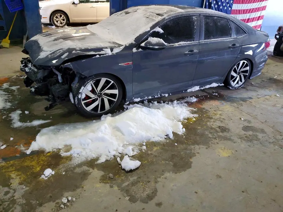 3VW5T7BU5MM023781