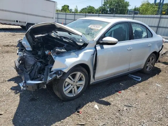 3VW637AJ0EM231628