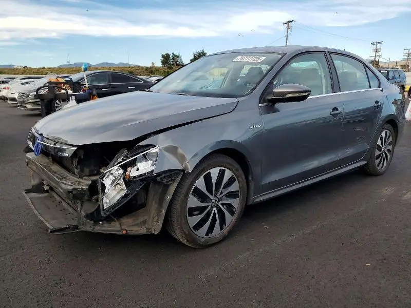 3VW637AJ2DM227823