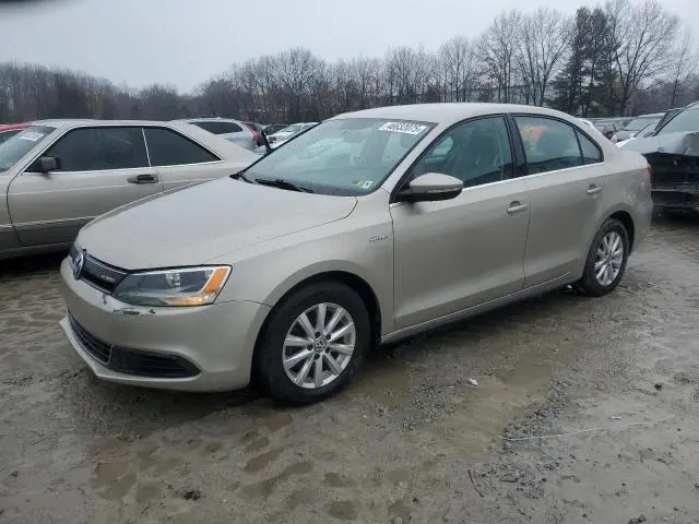 3VW637AJ4DM275842