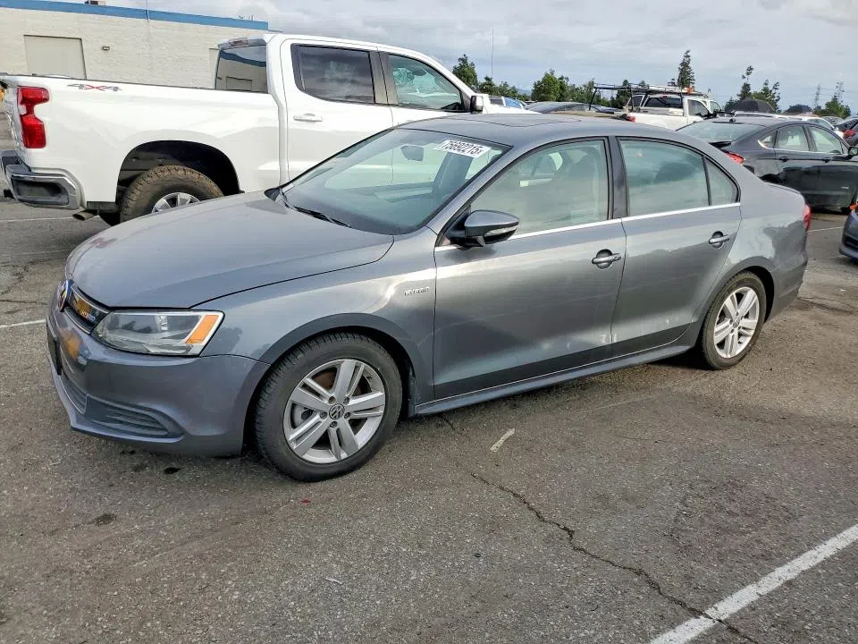 3VW637AJ4DM299736