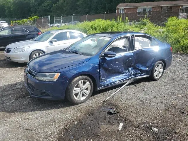 3VW637AJ8EM211420