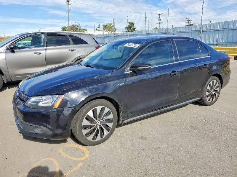 3VW637AJXEM217395