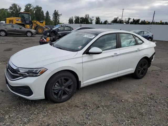 3VW7M7BU7RM016411