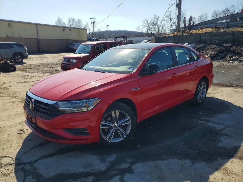 3VWCB7BU3KM179857
