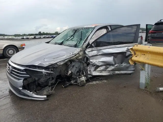3VWCB7BU4LM052018