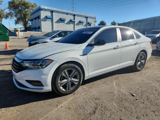 3VWCB7BU6KM258830