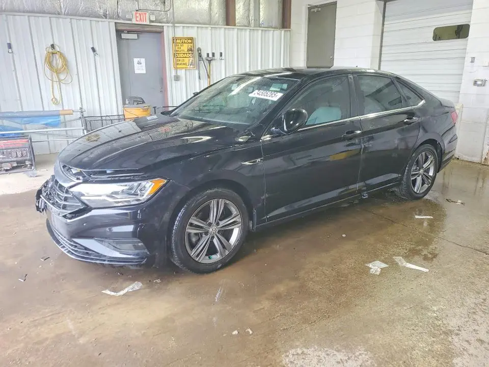 3VWCB7BU6LM077213