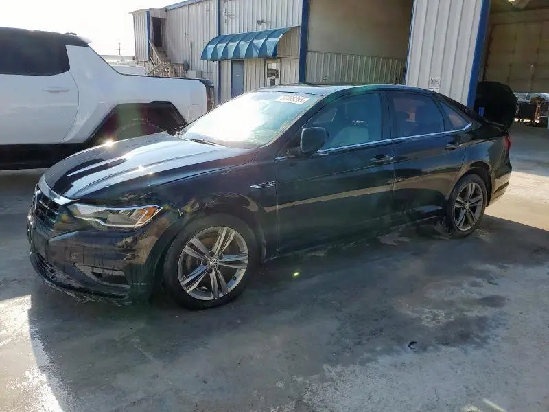 3VWCB7BU8LM069128