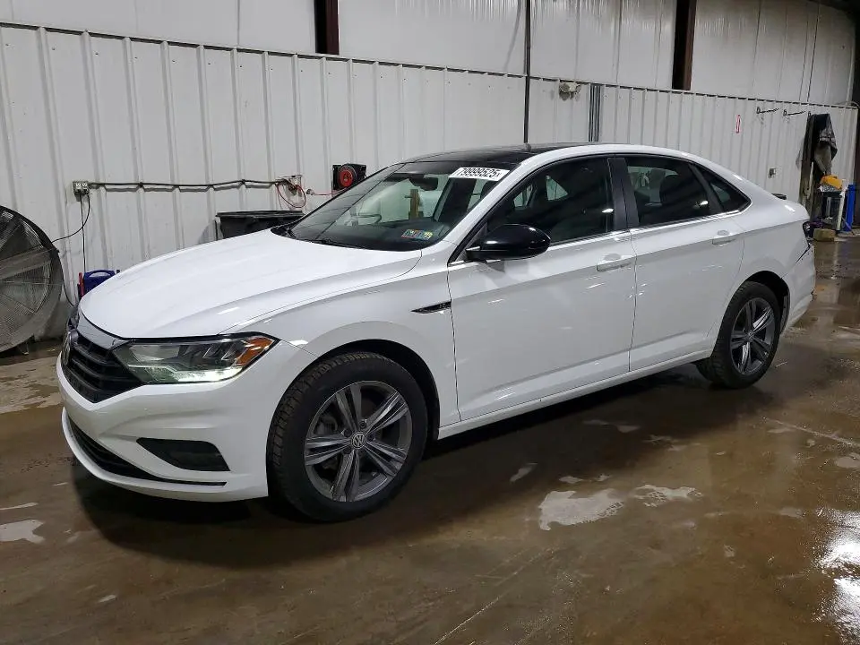 3VWCB7BU9KM249135