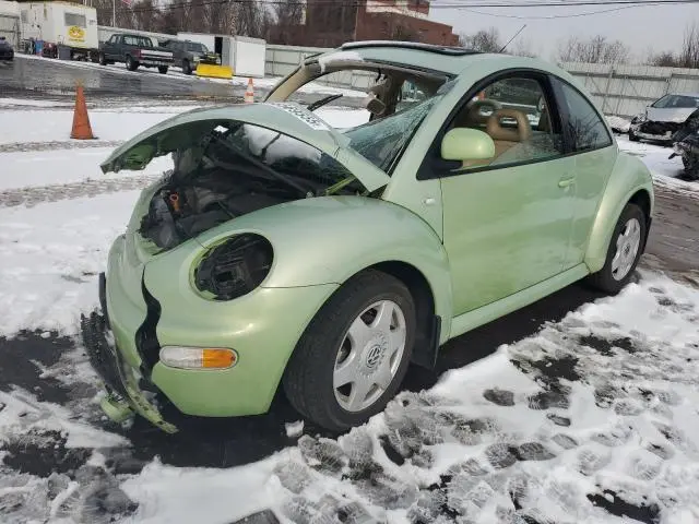 3VWCC21C0YM418573