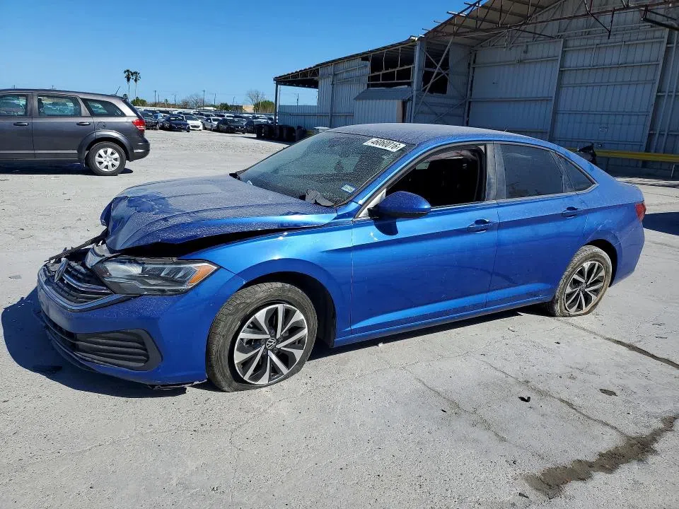 3VWCM7BU9NM014765
