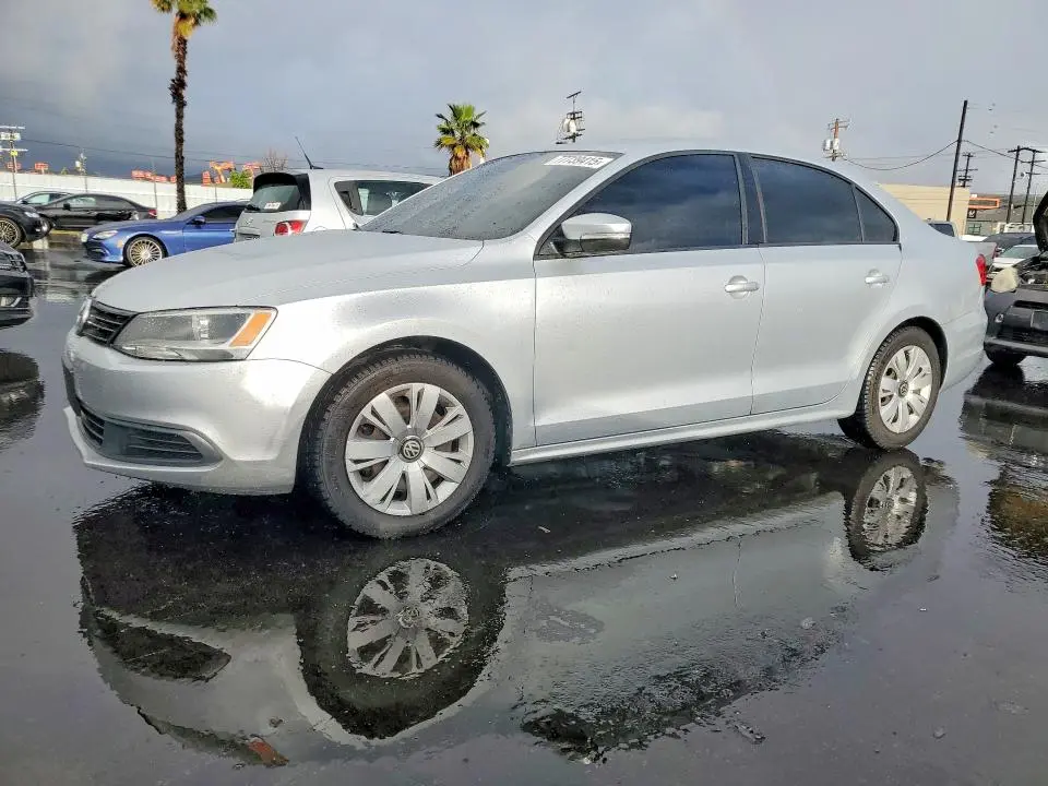 3VWD17AJ5EM256991