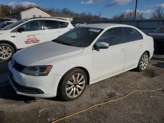 3VWD17AJ5EM417565