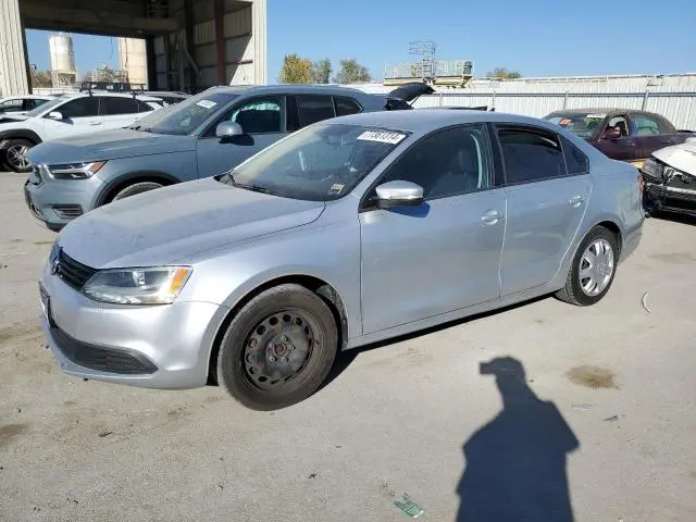 3VWD17AJ9EM272790