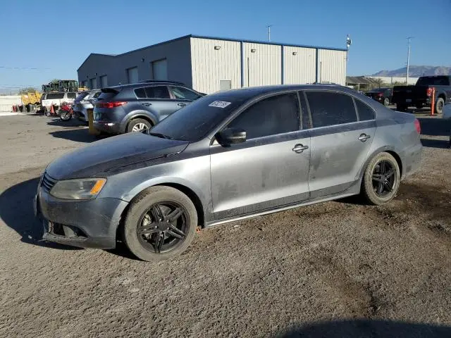 3VWD17AJ9EM390855