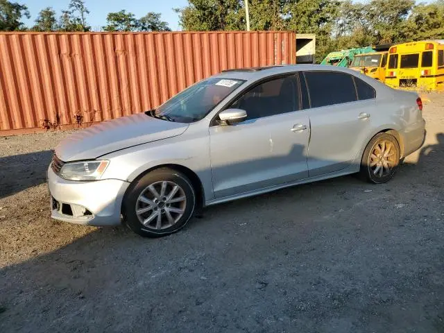 3VWD17AJ9EM438242