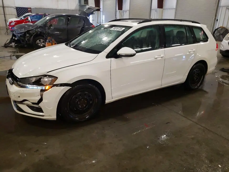 3VWD17AU1JM752679