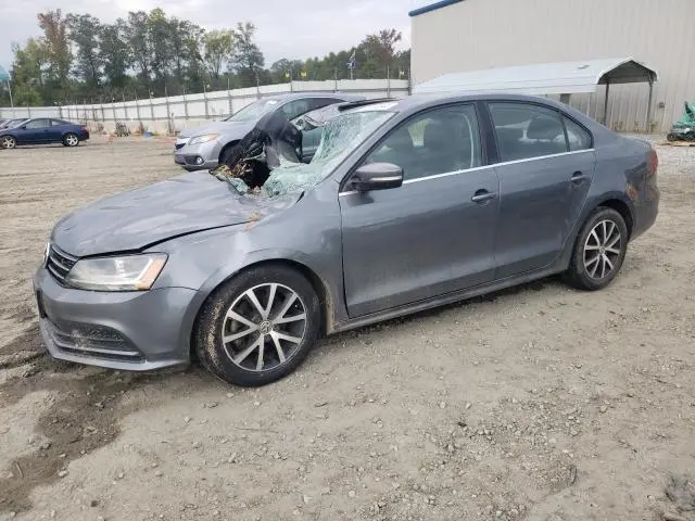 3VWDB7AJ8HM251222