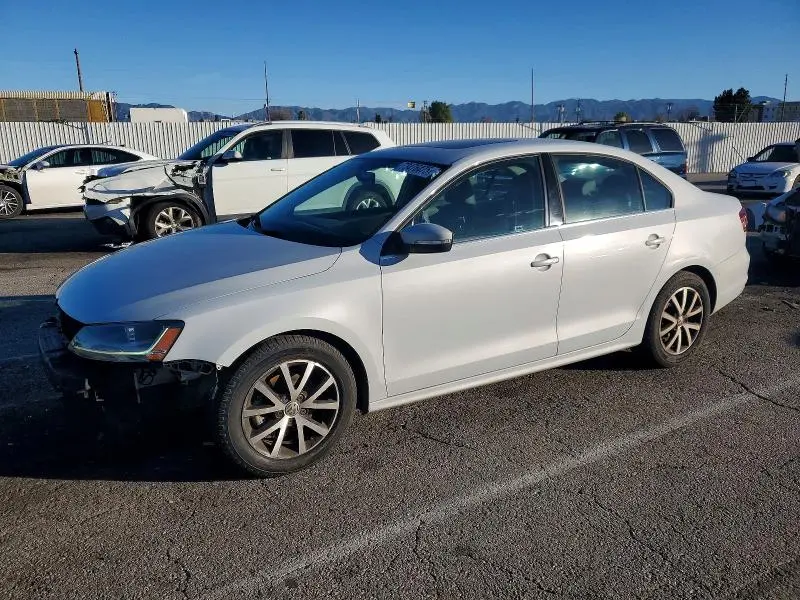 3VWDB7AJ8HM291560