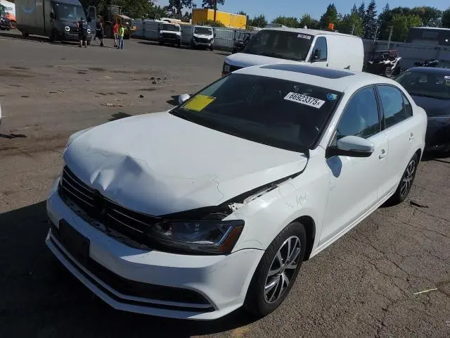 3VWDB7AJ8HM295611