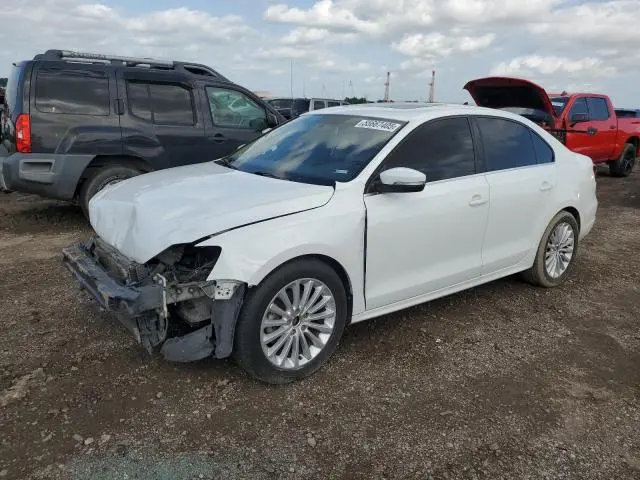 3VWDB7AJ8HM328123