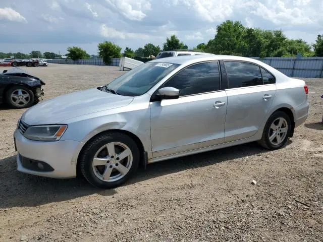 3VWDL7AJ0CM375068