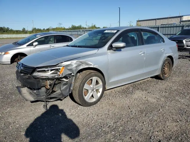 3VWDL7AJ1DM401548