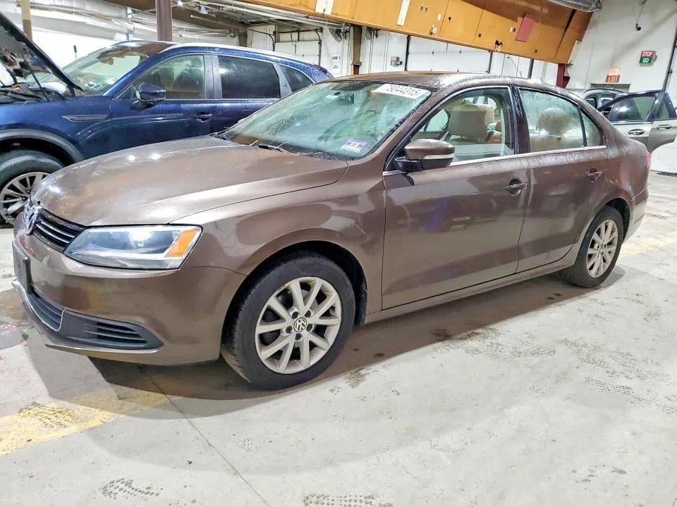 3VWDX7AJ0DM443701