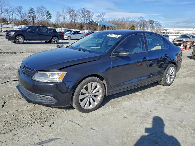 3VWDX7AJ6CM013864