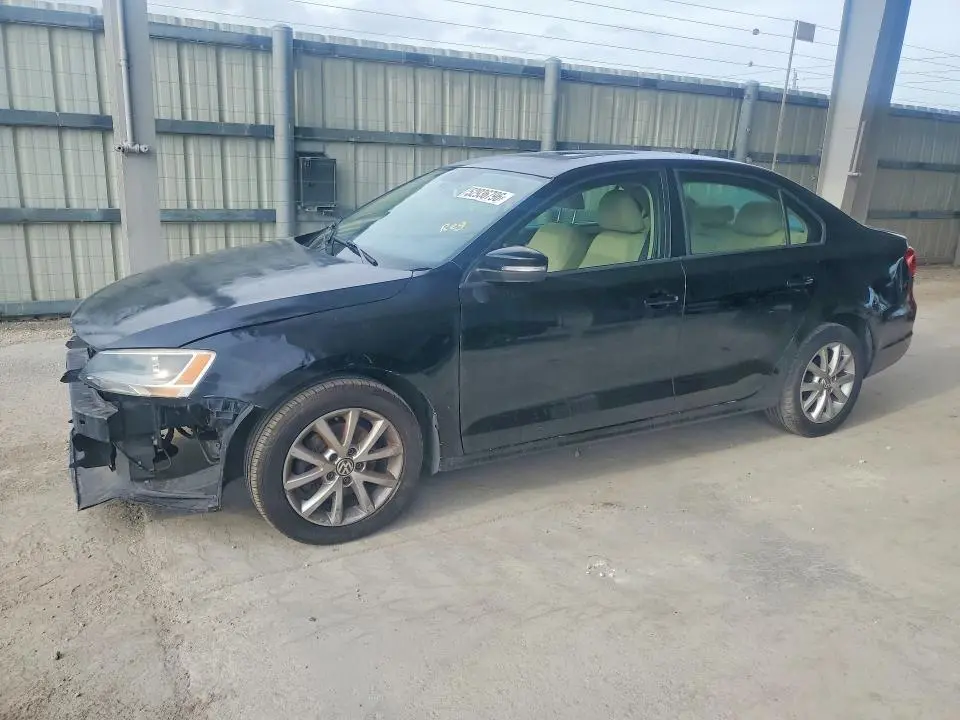 3VWDX7AJ7CM325952