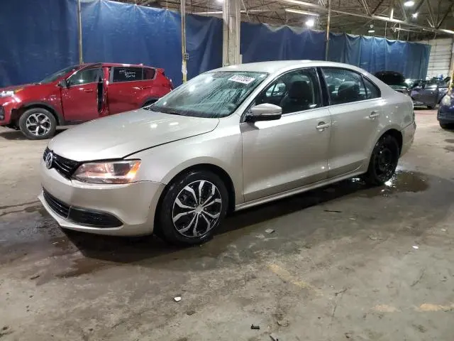 3VWDX7AJ7DM235072