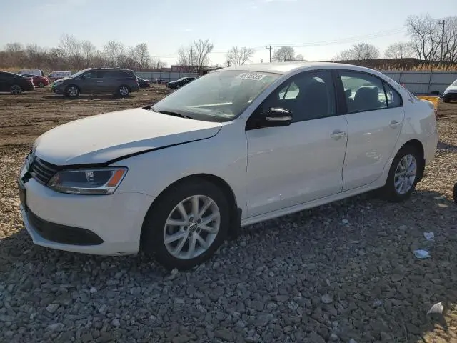 3VWDX7AJ8BM011855